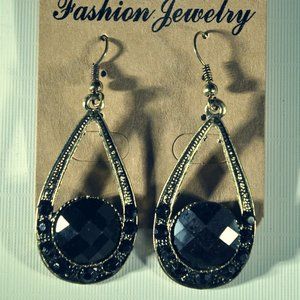 Vintage style glamorous earrings